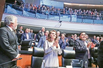 Arropa Senado a Barbosa; lo ratifica como coordinador