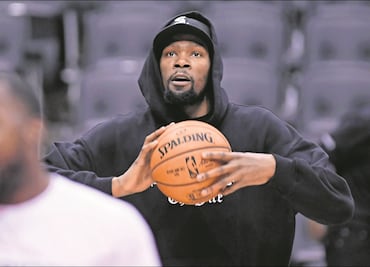 Kevin Durant firma con los Nets de Brooklyn