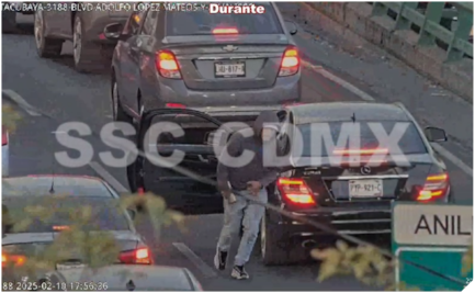 Cámaras del C2 captan asalto en Periférico; policías detienen al responsable, portaba réplica de arma de fuego VIDEO