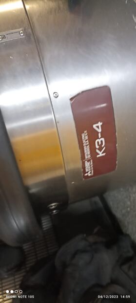 Personal del Metro trabajó en liberar las escaleras. FOTO: Especial/ EL UNIVERSAL/