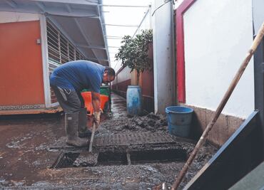 Lluvias en Toluca dejan a 15 colonias bajo el agua