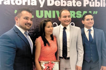 Estudiante de dos carreras gana concurso de oratoria 
