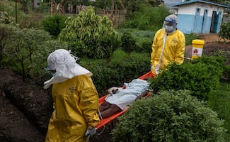 Casos de ébola superan los 900 en el Congo; van 110 fallecimientos