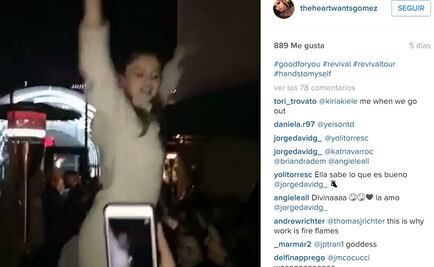 Selena Gomez se subió a bailar a la mesa de un bar