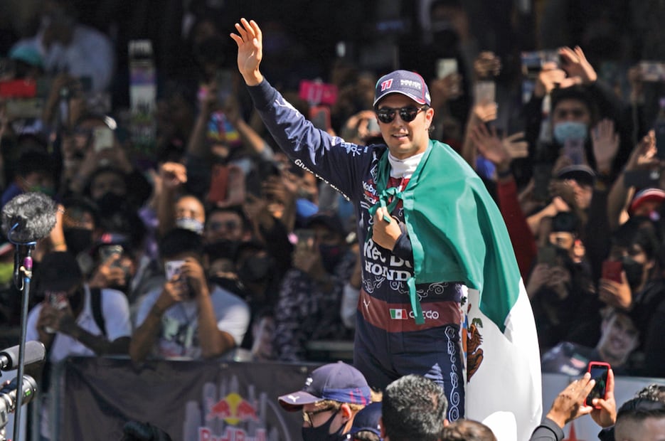 Checo Pérez se consagró como el piloto mexicano más ganador en la historia. Es el piloto más querido en Latinoamérica y uno de los favoritos en el mundo / Foto: Fernando Llano / AP