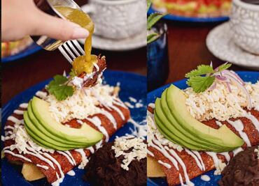 Estos chilaquiles envueltos en costra de queso son lo que todos quieren desayunar en Monterrey