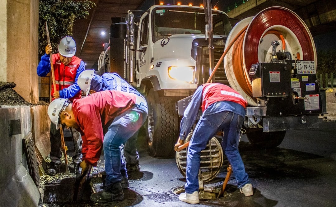 Desazolve en Periférico Norte avanza 60%; retiran mil 900 metros cúbicos de residuos para prevenir inundaciones. Foto: Especial