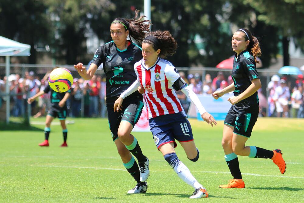 Imago7. Tania Morales y Melissa Sosa durante el juego de la jornada 12 de la Liga MX Femenil