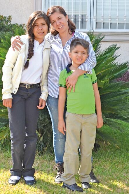 A Perla el automotor le destrozó la espalda, por los fuertes dolores perdió su tienda de ropa, la cual era el sustento de ella y sus hijos (ROYSE VELÁZQUEZ)