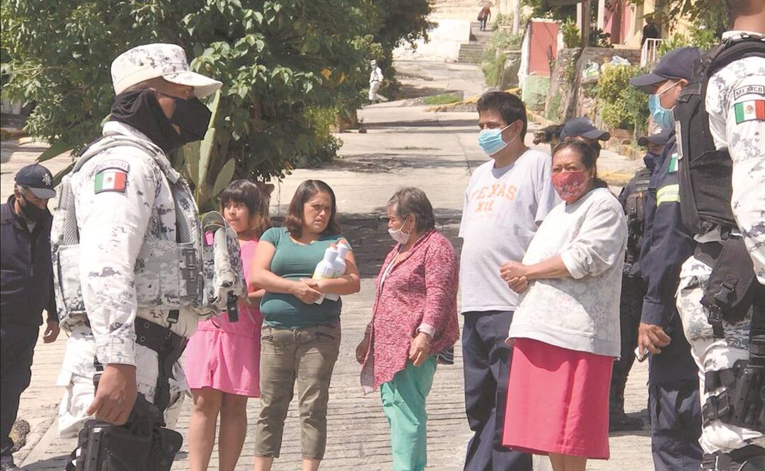A las 11:30 horas del domingo 19 de septiembre, bomberos y Protección Civil estatal y municipal hicieron sonar bocinas con la alerta sísmica. Foto: Rebeca Jiménez/ El Universal.