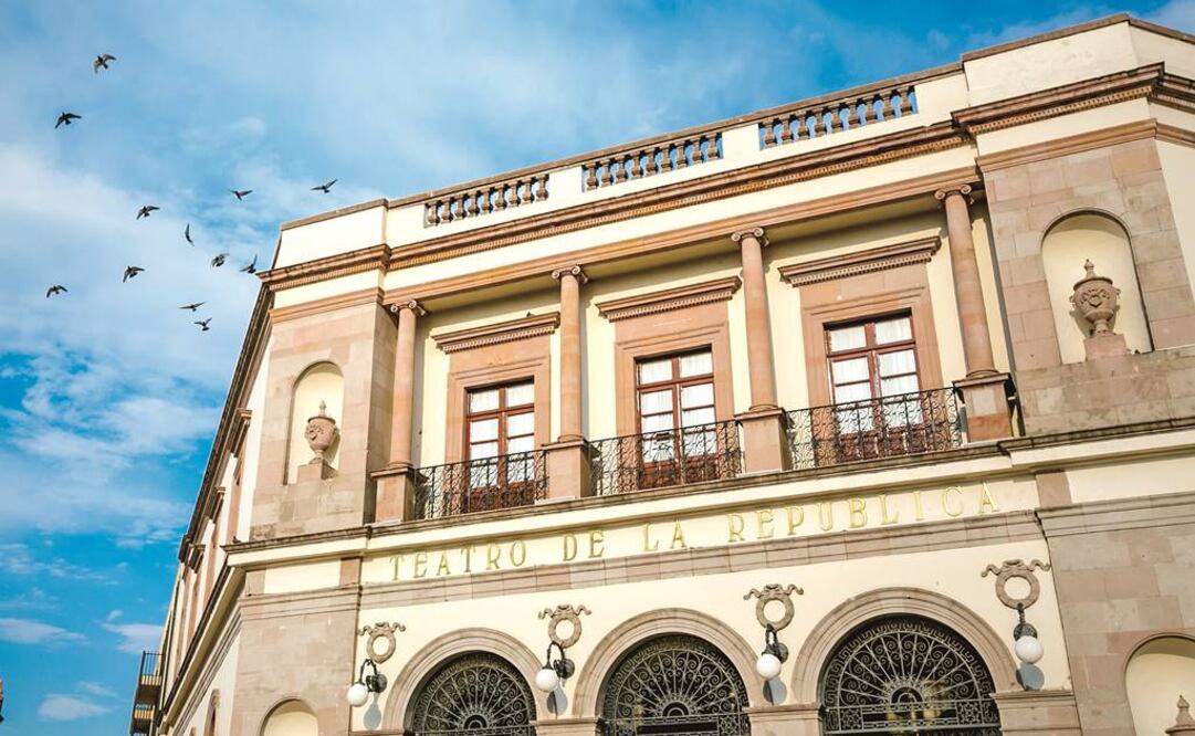 El teatro fue mandado construir en 1845. FOTO: Archivo.