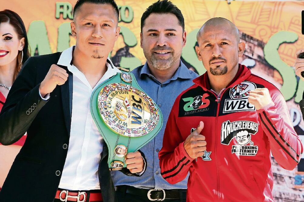 Francisco Vargas (izq.), quien expone el cetro supermosca, y Orlando Salido ya promocionan su combate (CHRIS FARINA. TEAM SALIDO)