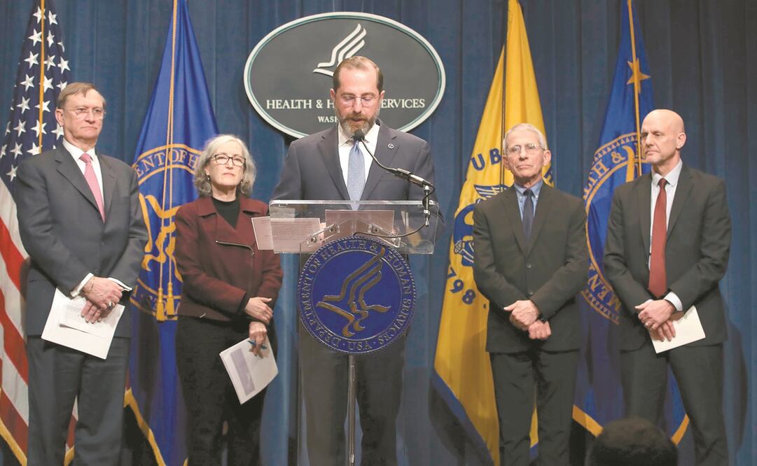 Alex Azar, secretario de Salud y Servicios Humanos de EU, ayer durante una conferencia en la sede del departamento en Washington. Foto: MARK WILSON. AFP