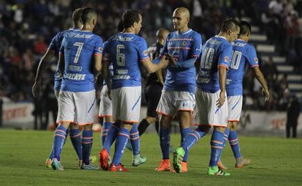 Cruz Azul golea y se acerca a cuartos de Copa