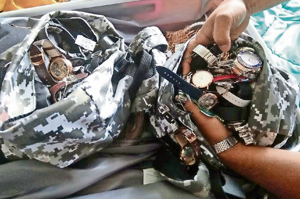 El pasado viernes fue recuperado el botín en joyas, en Punta del Este, a escasos 500 metros del hotel asaltado. (EFE)