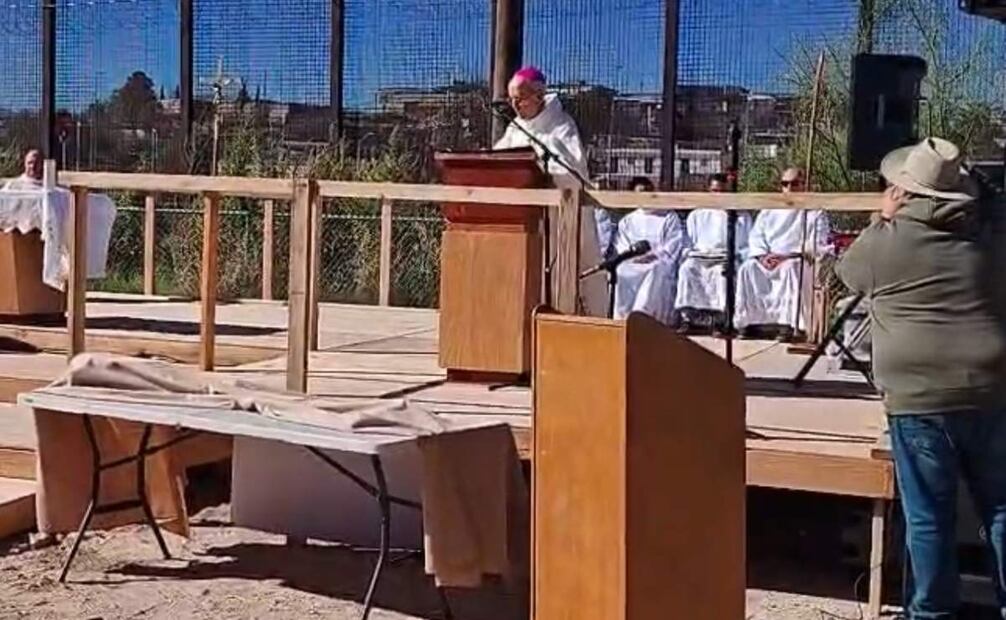 En la misa se pidió por los migrantes fallecidos, por los refugiados, por sus familias y también por los gobiernos y las políticas migratorias.
Foto: Especial.