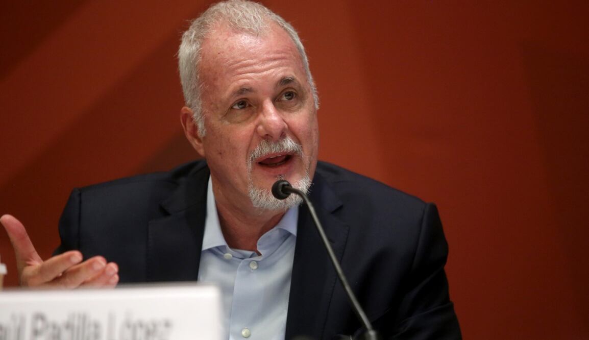El gobernador de Jalisco, Enrique Alfaro, dio a conocer la noticia del deceso del presidente de la Feria Internacional del Libro de Guadalajara.
Foto: EFE/Ulises Ruiz Basurto, archivo