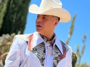 Grupo Firme responde a las críticas con nueva canción: "Si el dinero está en mi cuenta yo no sé qué les molesta"