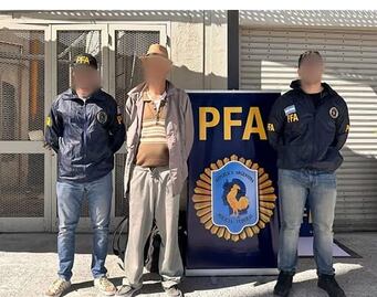 Banda terrorista insólita: un peluquero, un jugador de ping pong y un mercenario