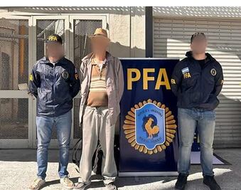 Banda terrorista insólita: un peluquero, un jugador de ping pong y un mercenario