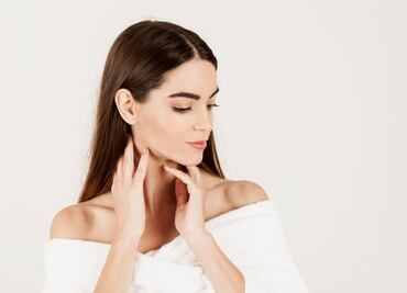 Elimina la papada de tu rostro con esta mascarilla natural a base de yogurt