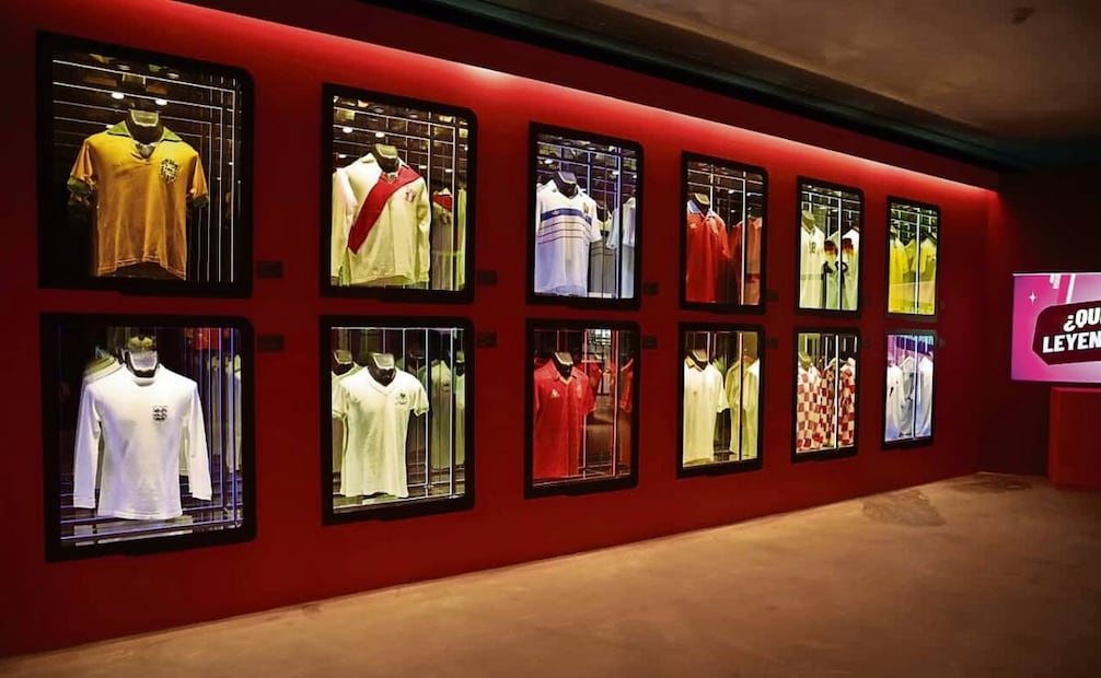 Álbum épico, en el Museo Yancuic, explora el futbol a través del coleccionismo. Foto: Frida Juárez Bautista / EL UNIVERSAL