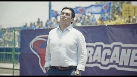 Jorge Salinas es un papá atemporal