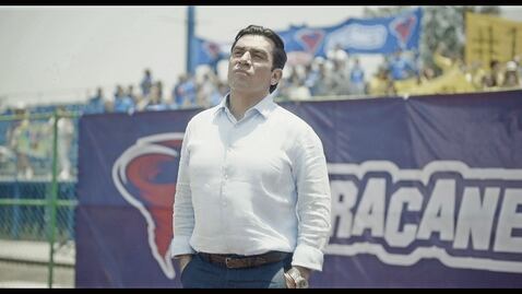 Jorge Salinas es un papá atemporal