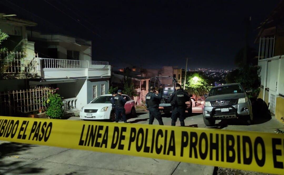 En la colonia Cinco de Mayo, civiles armados dispararon contra la fachada de una vivienda, la cual presuntamente opera como centro de juegos clandestinos. Foto: Especial