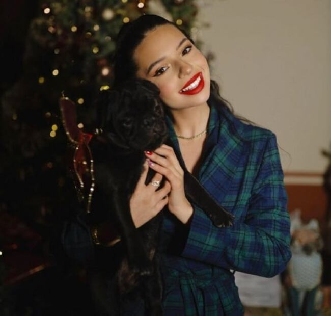 Inspira tu look para Navidad recreando atuendos de celebridades