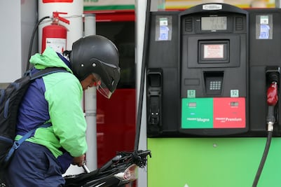 Quieren liberar precio de gasolina a partir de 2017