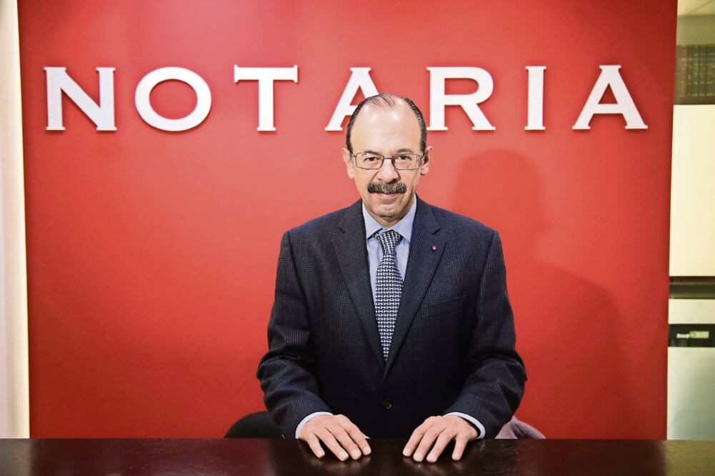 Héctor Galeano Inclán, presidente del Colegio Nacional del Notariado Mexicano (CNNM), aseguró que un Juzgado de lo Familiar inicia al día 20 juicios por predios intestados (LUIS CORTES. EL UNIVERSAL)