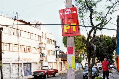 Multarán a políticos con $115 mil por colocar propaganda en postes