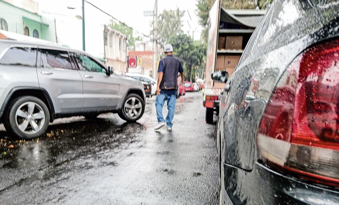 Ante la reforma que alista el gobierno para endurecer penas, franeleros de la capital manifestaron su apoyo, al considerar que los cobros excesivos de unos compañeros perjudican el trabajo de los demás. Foto: Gabriel Pano / EL UNIVERSAL