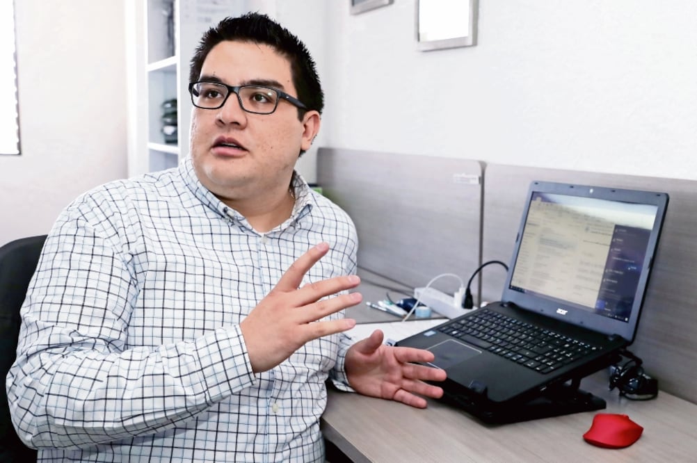 Con el dinero el joven, que cursa el octavo de 12 cuatrimestres en Ingeniería en Sistemas, pudo solventar gastos de su educación (LUCÍA GODÍNEZ. EL UNIVERSAL)