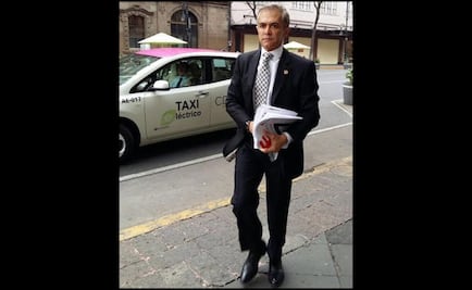 Mancera ofrece hacer realidad taxis eléctricos en la CDMX
