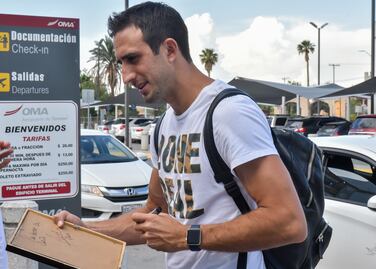 Santos confirma salida de Izquierdoz rumbo a Boca Juniors
