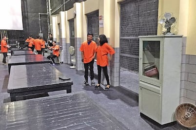 Cumplen el sueño de ver tv en la cárcel 