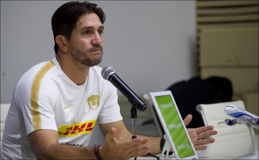 CONFERENCIA DE PRENSA DEL DIRECTOR TÉCNICO DE PUMAS EN LAS INSTALACIONES DE LA CANTERA. FOTO: GERMÁN ESPINOSA