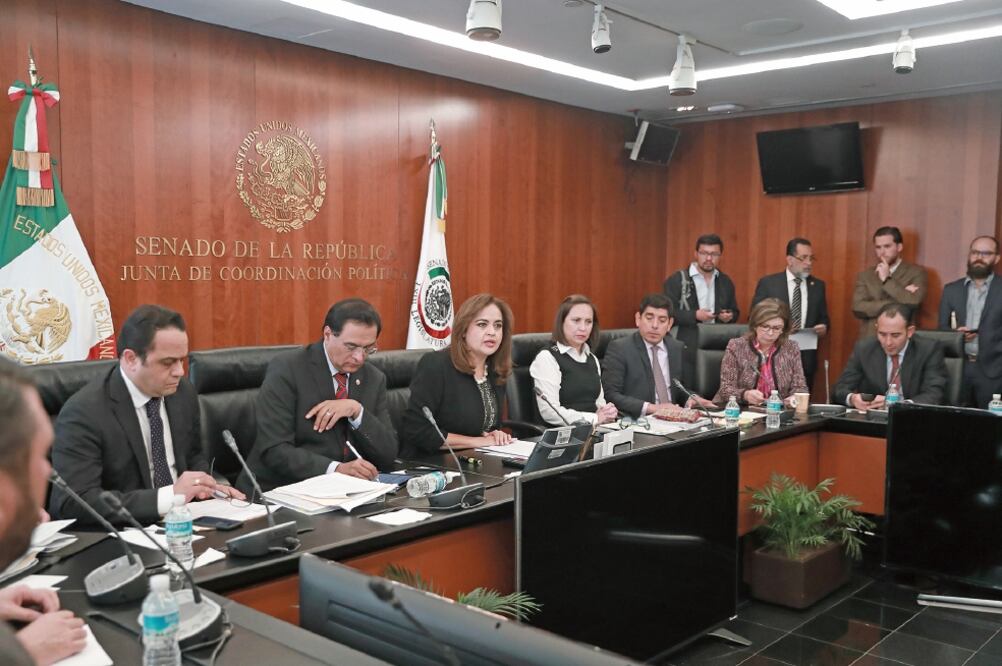 El comisionado presidente del Inai, Francisco Acuña, se reunió con integrantes de la Jucopo para hablar de la Ley de Seguridad Interior. (ALEJANDRA LEYVA. EL UNIVERSA)