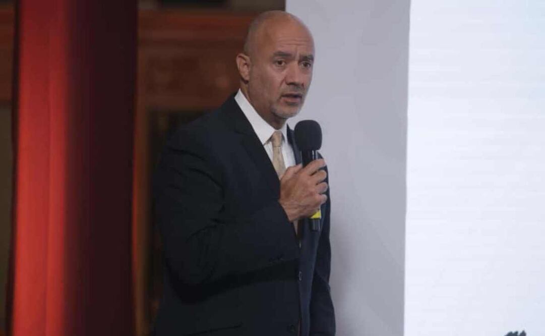 El secretario de Infraestructura, Comunicaciones y Transportes, Jesús Antonio Esteva Medina, durante la mañanera del 15 de octubre del 2025. Foto: Carlos Mejía / EL UNIVERSAL.