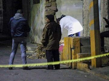 Detienen a adulto mayor que trasladaba el cadáver de su pareja en una carretilla en Tlaxcala