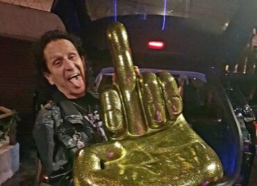 Alex Lora y Gerardo Gómez Borbolla ayudarán a músicos con subasta de silla