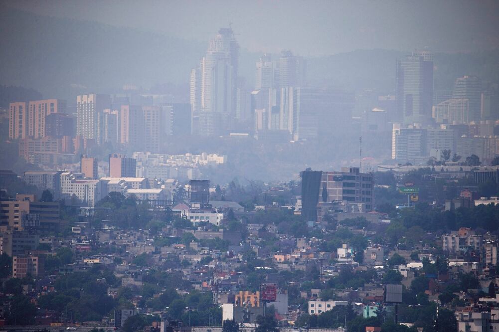 A las 10:00 horas de ayer, la CAMe pronosticó condiciones atmosféricas desfavorables para la dispersión del ozono; sin embargo, por la tarde la Semarnat declaró superada la contingencia (REBECCA BLACKWELL. AP)