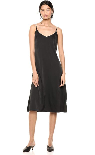 Belinda impacta con vestido mojado transparente en Instagram