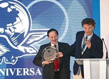 Reconocen 100 años de EL UNIVERSAL