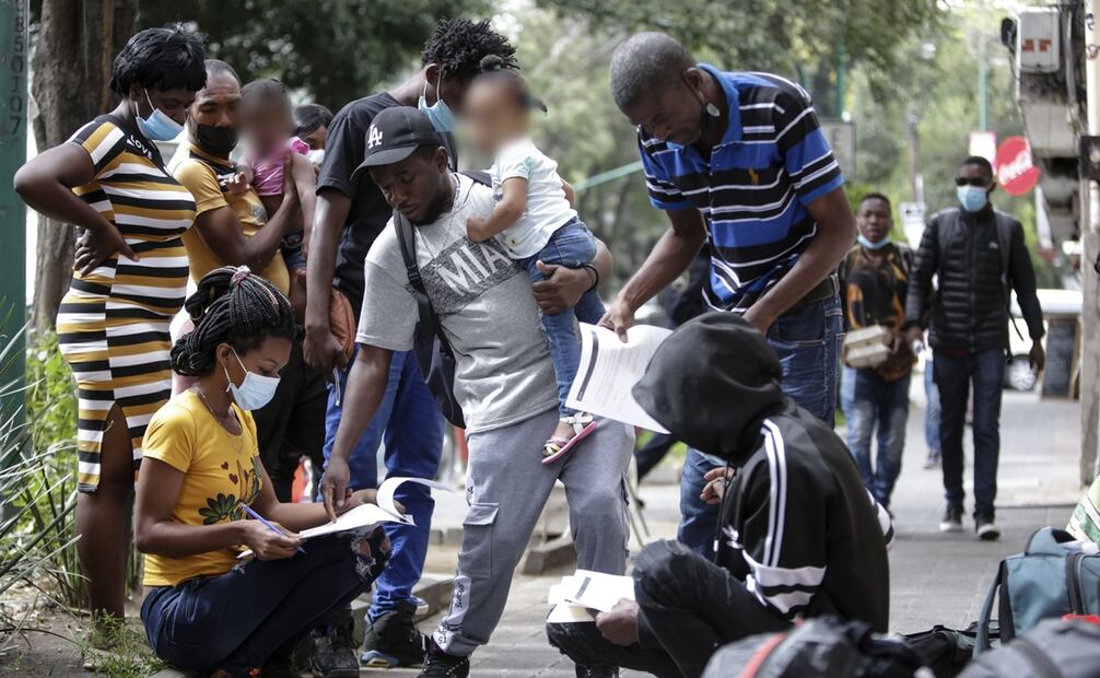 Migrantes haitianos en el INM en CDMX. Foto: Archivo/EL UNVERSAL