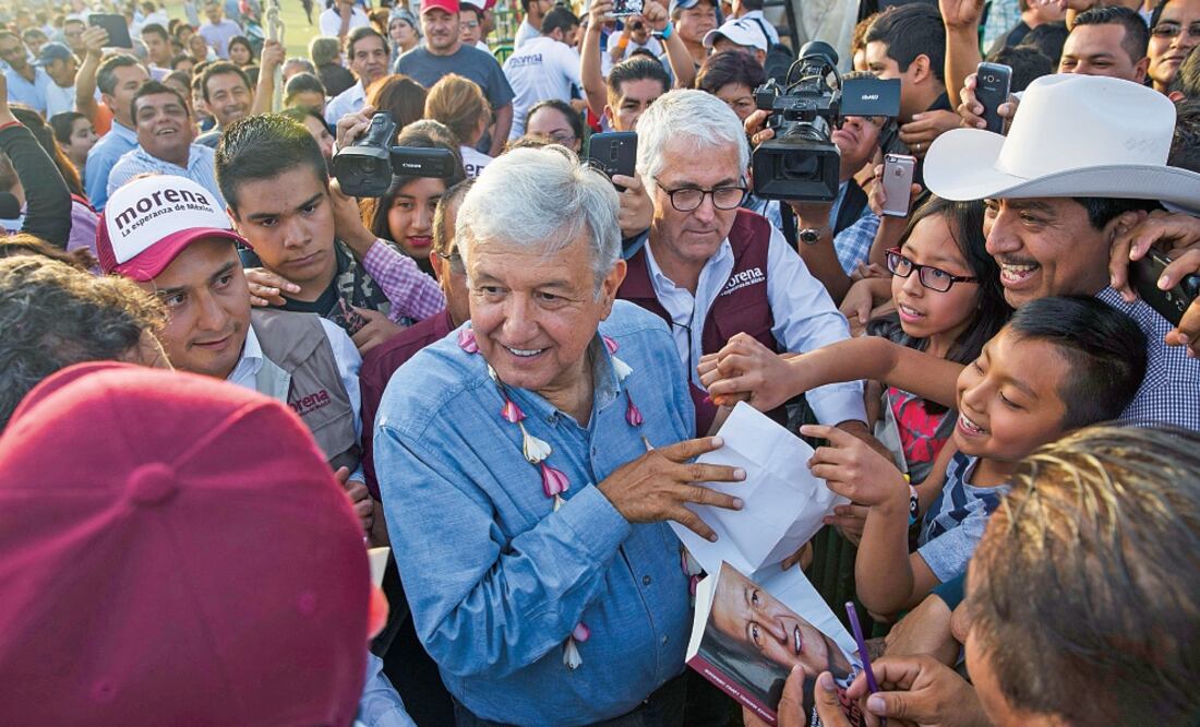 En territorio poblano, Andrés Manuel López Obrador criticó las obras realizadas durante la gestión del ex gobernador Rafael Moreno Valle, por su “alto costo” y vínculo con transnacionales. Foto: CHRISTOPHER ROGEL BLANQUET. EL UNIVERSAL