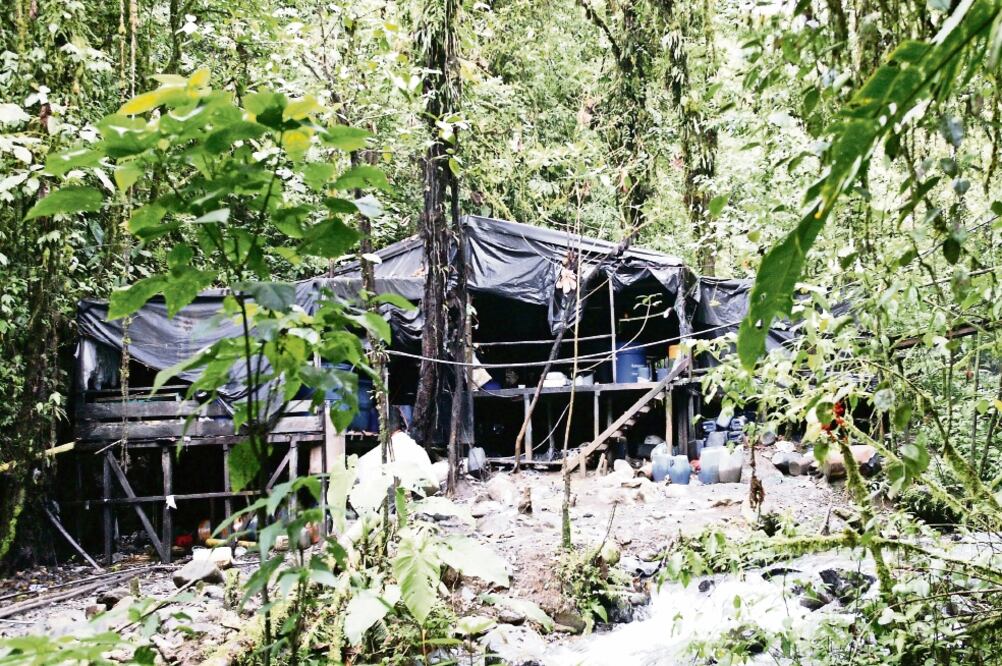 Un laboratorio clandestino de las FARC donde se producía cocaína, descubierto en un operativo por las fuerzas especiales del comando “Jungl a” de la policía antinarcóticos de Colombia, en 2011 (XINHUA. ARCHIVO)