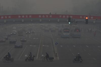 Cancelan 83 vuelos en Pekín por contaminación